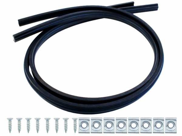 Hood - to - cowl seal