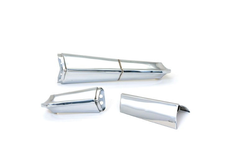 Rear Fin moulding set complete.