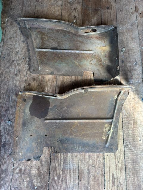 Rear Armrests HT